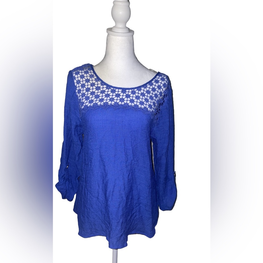 New With Tags Sugar Rain Blue Floral Embroidered Blouse *make offers*